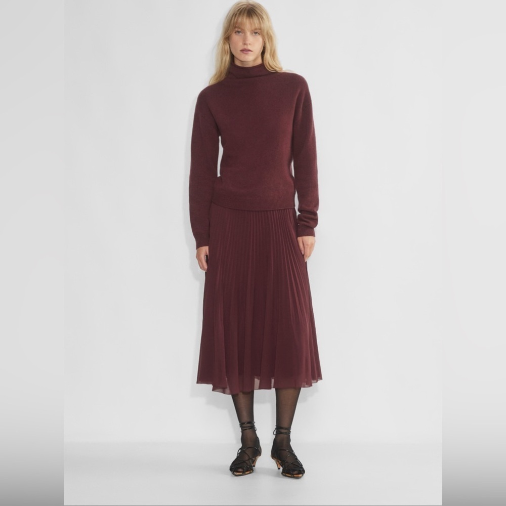 Aritzia Cashmere Mockneck Sweater in Sumac Burgundy